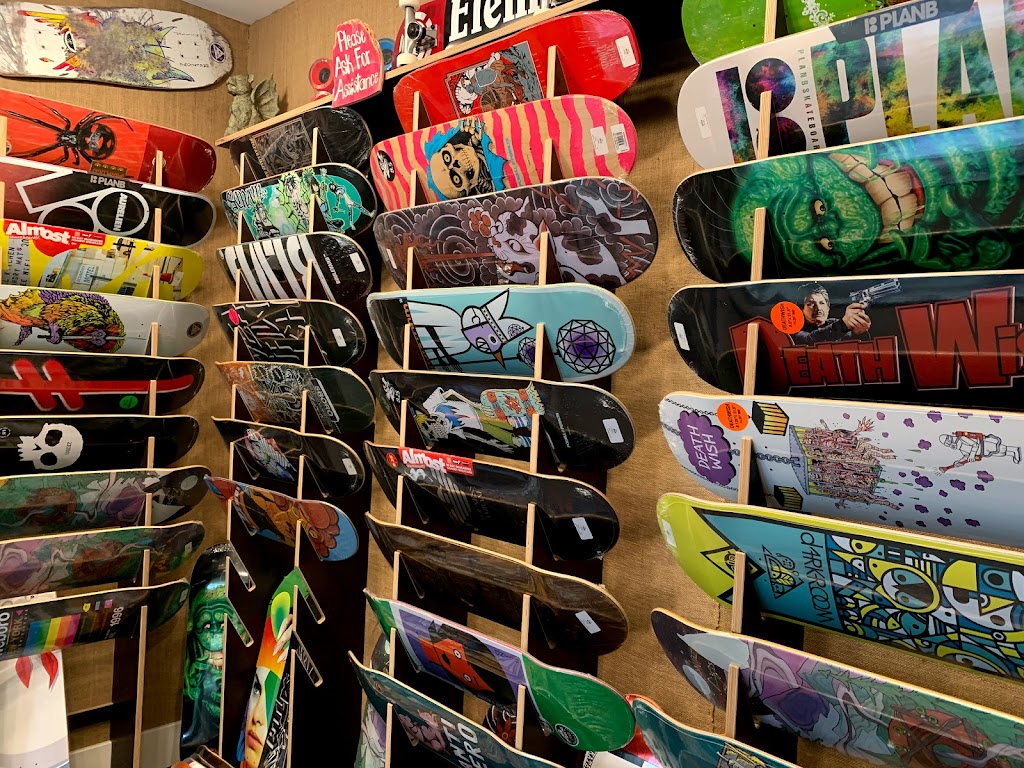 Mountainside Skate Shop | 741 Manitou Ave, Manitou Springs, CO 80829, USA | Phone: (719) 685-9980