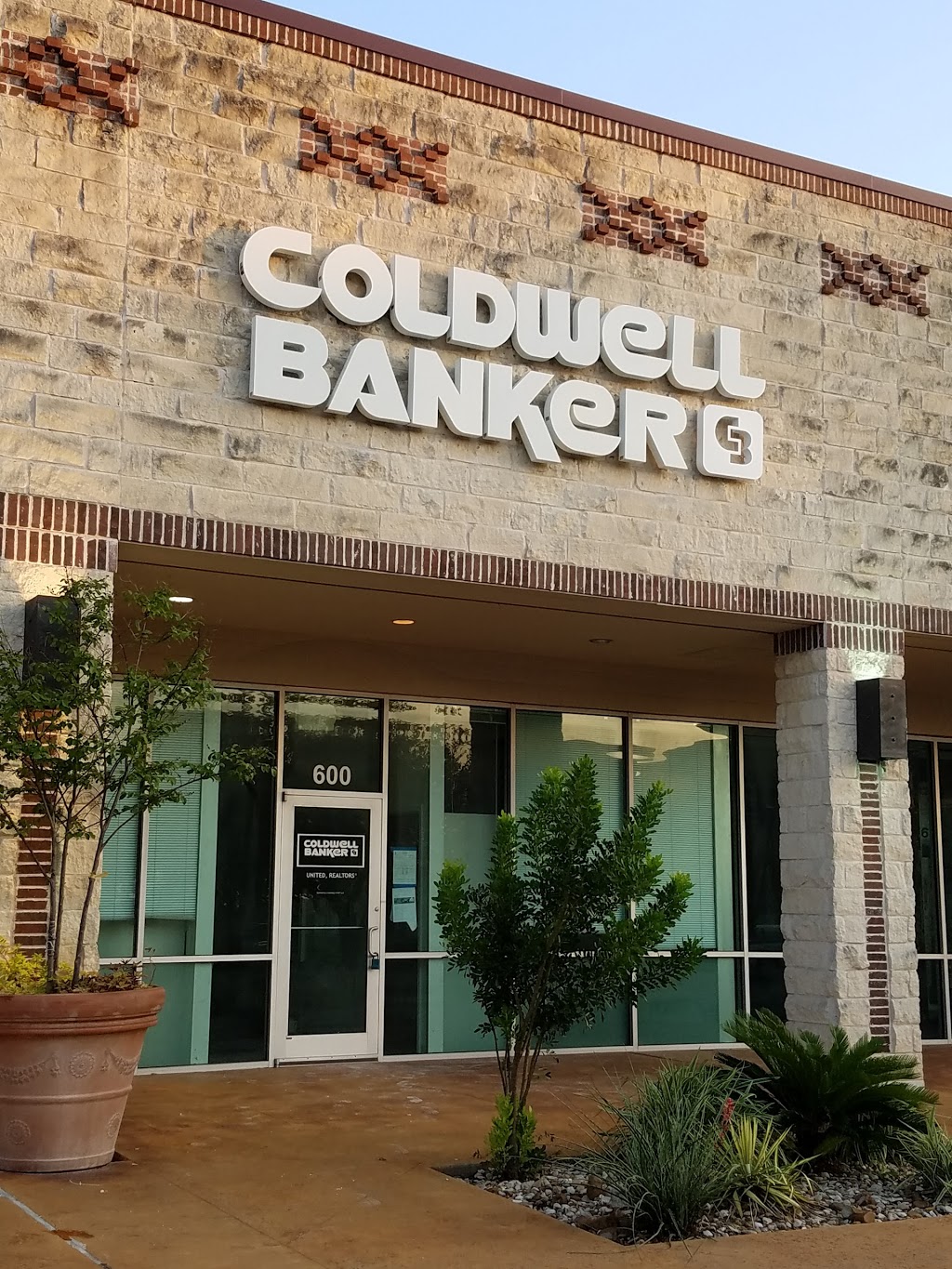 Coldwell Banker Realty - 183 Office | 10900 Lakeline Mall Dr Ste 600, Austin, TX 78717, USA | Phone: (512) 258-6677