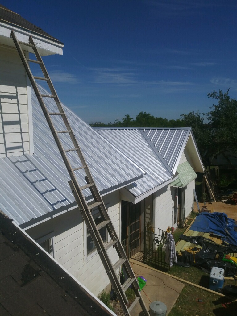 Roof Repair and Leak Experts | 14461 River Rd, New Braunfels, TX 78132 | Phone: (830) 221-7910