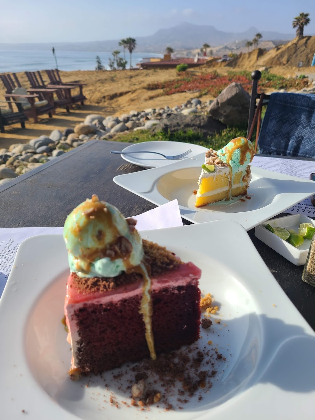 Cabana Bar and Grill | Tijuana - Ensenada Highway Km. 50.5, 22706 Rosarito, B.C., Mexico | Phone: 661 104 0032