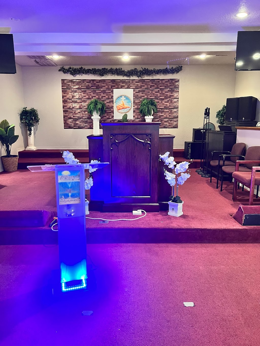 Iglesia Cristiana Camino de Santidad de Lakeland Inc | 1105 N Ruth Ave, Lakeland, FL 33805, USA | Phone: (813) 703-0802