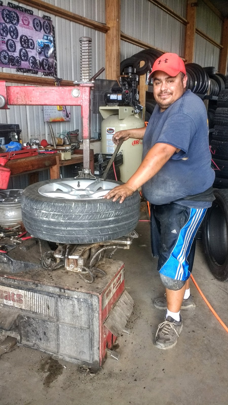 Mendozas Tire Shop | 2003 W Audie Murphy Pkwy, Farmersville, TX 75442, USA | Phone: (214) 861-5279