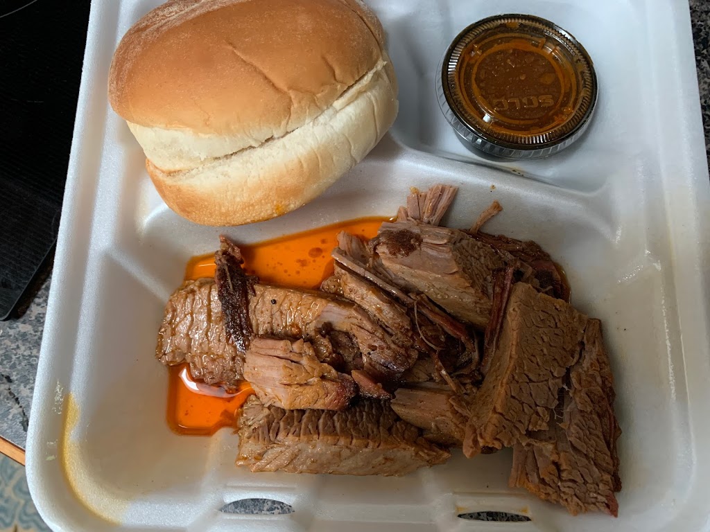 River Road BBQ | 3017 River Rd, Louisville, KY 40207 | Phone: (502) 592-7065