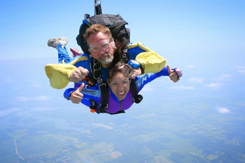 Skydive Cincinnati | 4499 US-42, Waynesville, OH 45068, USA | Phone: (513) 282-3725