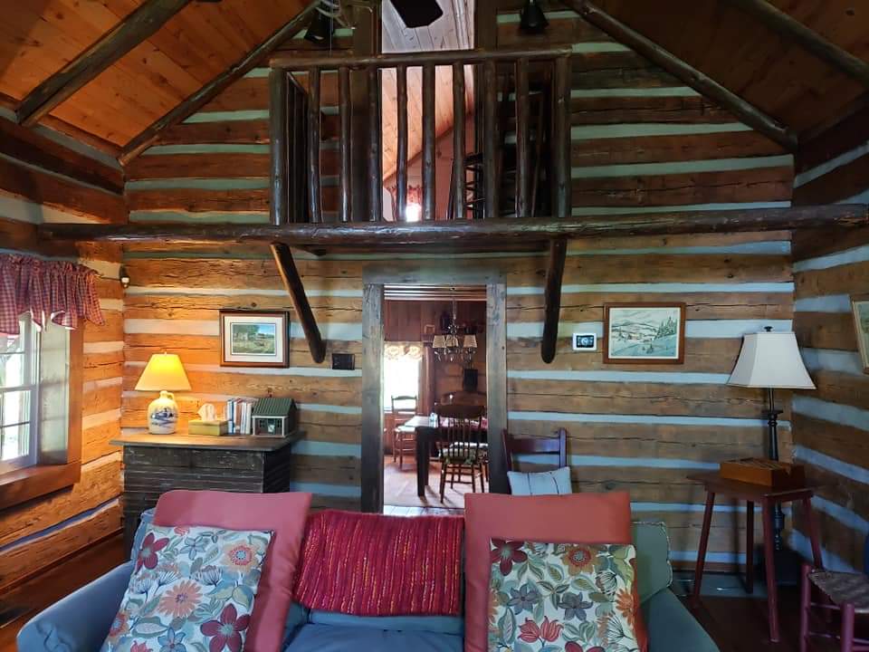 River Rhys Cabin | 251 Crackers Neck Rd, Pilot Mountain, NC 27041, USA | Phone: (336) 648-7272