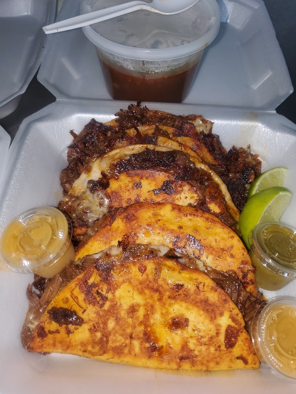 4 caminos food truck | 18079 LA-3235, Galliano, LA 70354, USA | Phone: (985) 278-3397