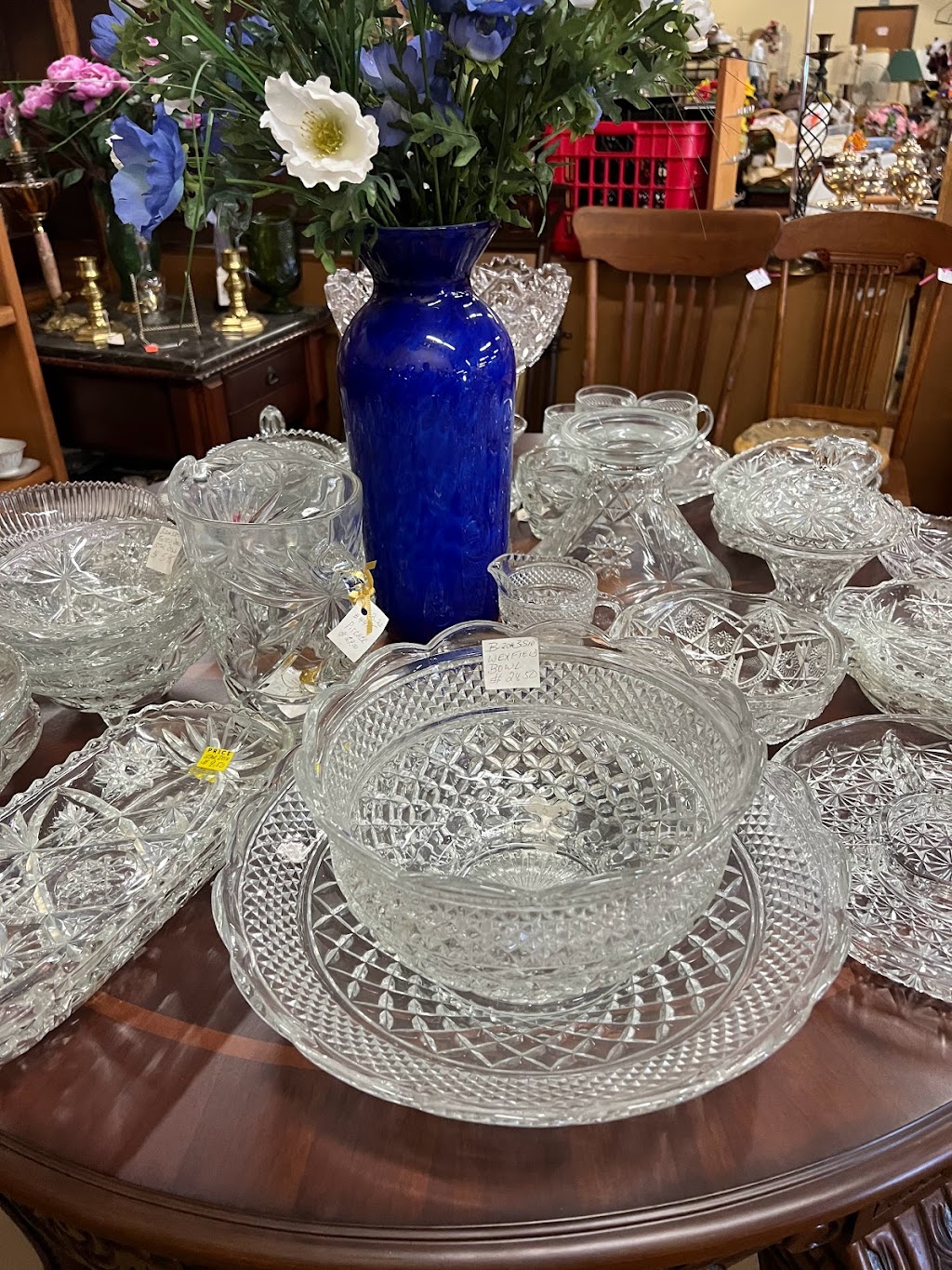 Antique Treasures | 201 Harwood Rd, Bedford, TX 76021, USA | Phone: (817) 281-0809