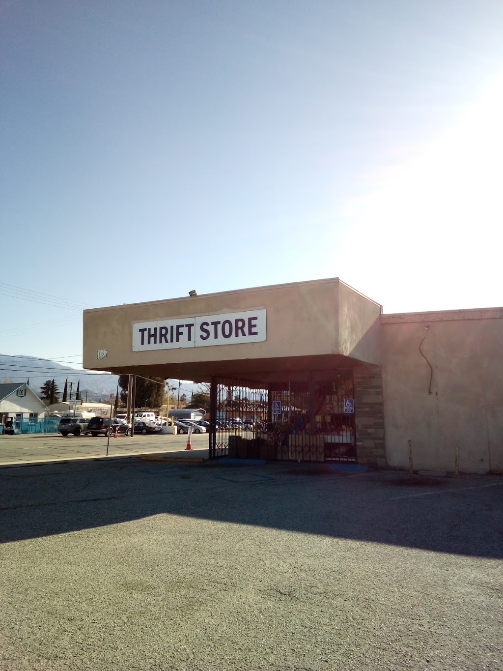 Oasis Thrift Store | 1025 E 6th St, Beaumont, CA 92223, USA | Phone: (951) 845-6148