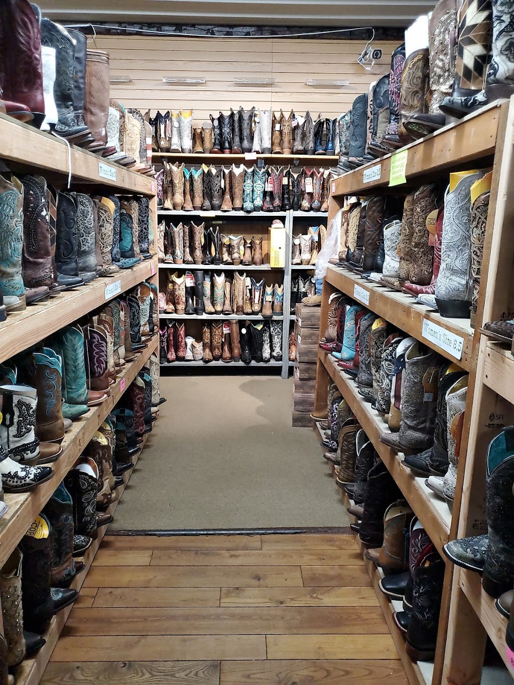 South 40 Western Wear | 3487 Co Rd D, West Bend, WI 53090, USA | Phone: (262) 334-2240