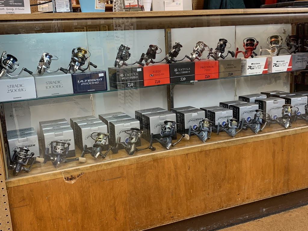 Schwartzs Bait & Tackle | 118 Cicero Rd, Noblesville, IN 46060, USA | Phone: (317) 776-0129