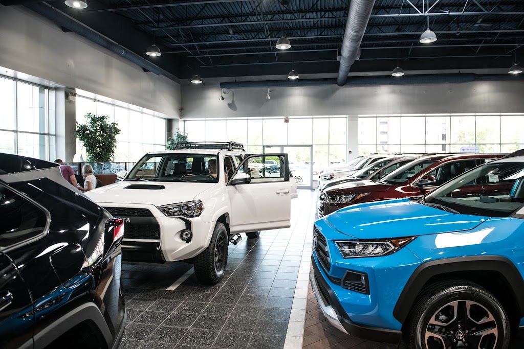 Elmhurst Toyota | 440 W Lake St, Elmhurst, IL 60126, USA | Phone: (630) 279-2160