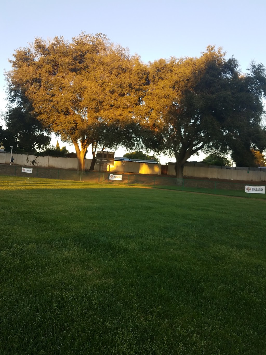 Jack Farrell Park | 2509 Fordham St, East Palo Alto, CA 94303, USA | Phone: (650) 853-3149