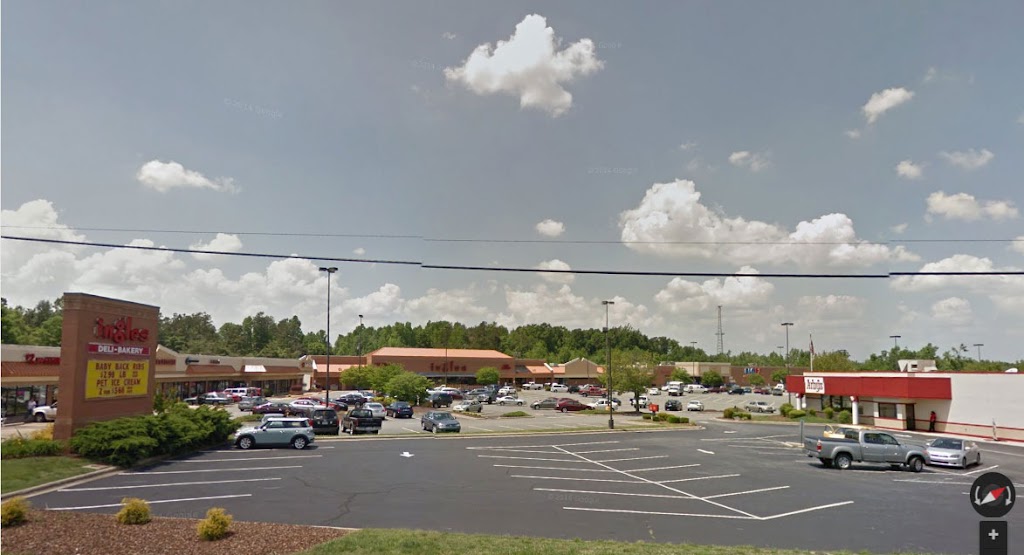 Ingles Markets | 1122 Randolph St #106, Thomasville, NC 27360, USA | Phone: (336) 472-4873