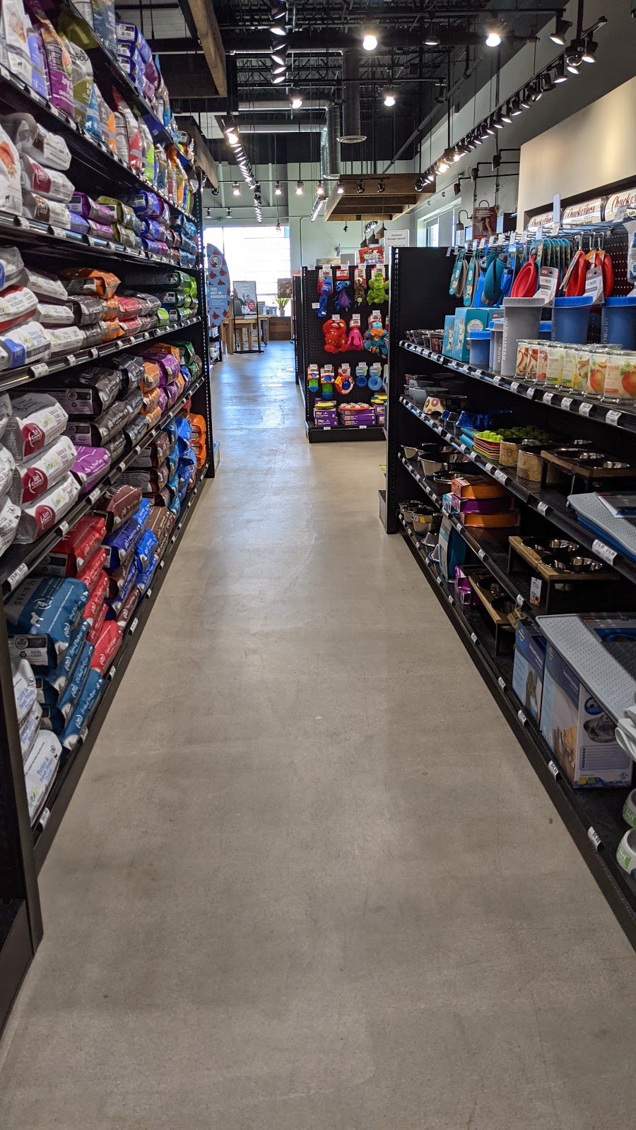 Chuck & Dons Pet Food & Supplies | 2069 S Robert St, West St Paul, MN 55118 | Phone: (651) 202-2159