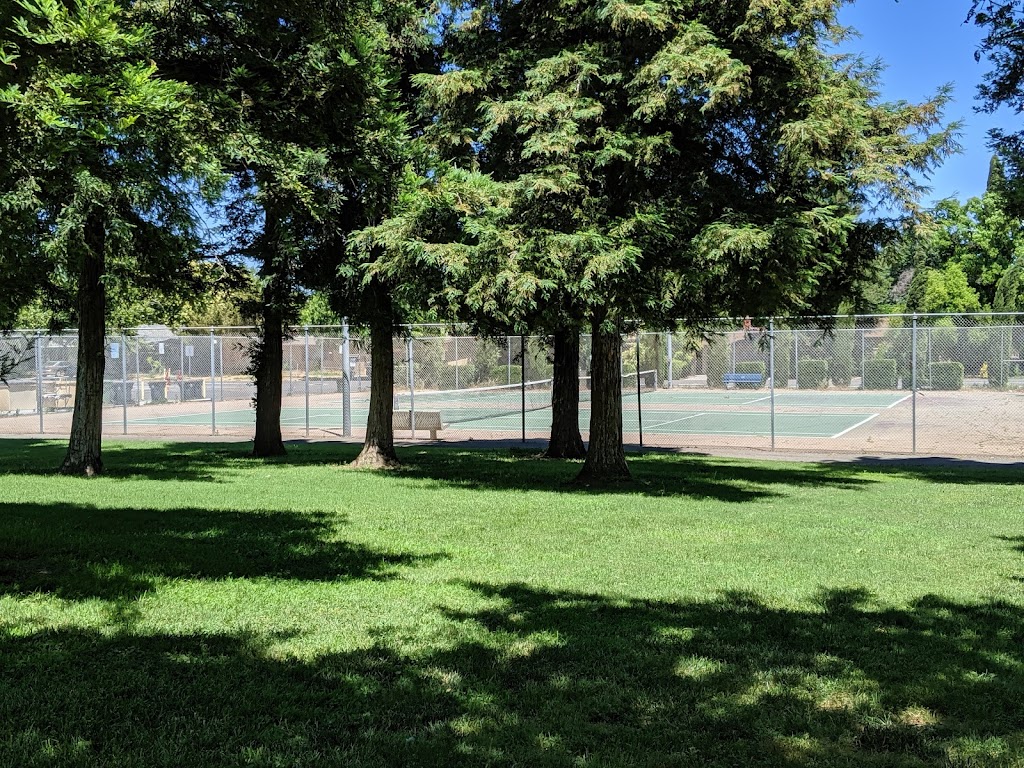 Redwood Park | 1001 Anderson Rd, Davis, CA 95616, USA | Phone: (530) 757-5626