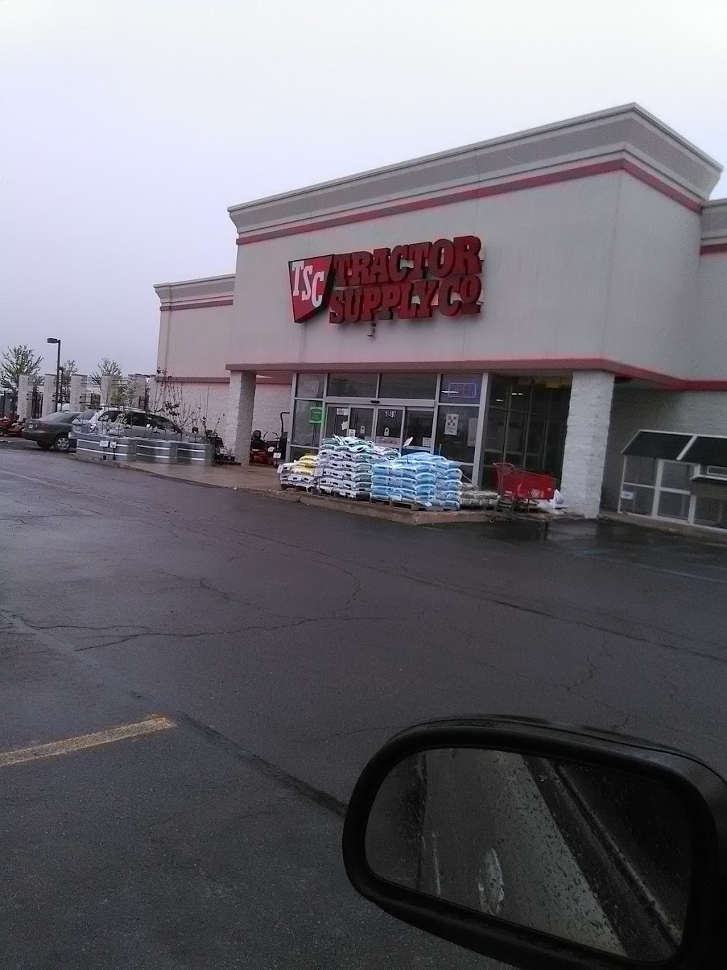 Tractor Supply Co. | 16497 Tecumseh St, Dundee, MI 48131, USA | Phone: (734) 529-5535