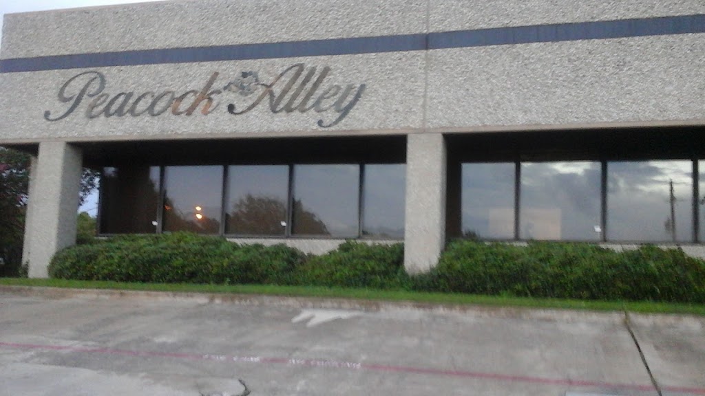 Peacock Alley Outlet | 1333 Inwood Rd Suite 110, Dallas, TX 75247, USA | Phone: (214) 689-3755