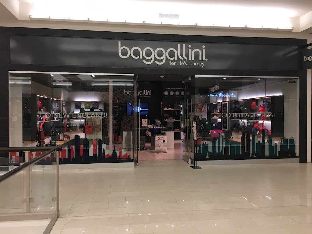 Baggallini | Mall of America, Floor 2, 280 South Avenue Lindau Lane &, Ikea Way, Bloomington, MN 55425, USA | Phone: (952) 405-9972