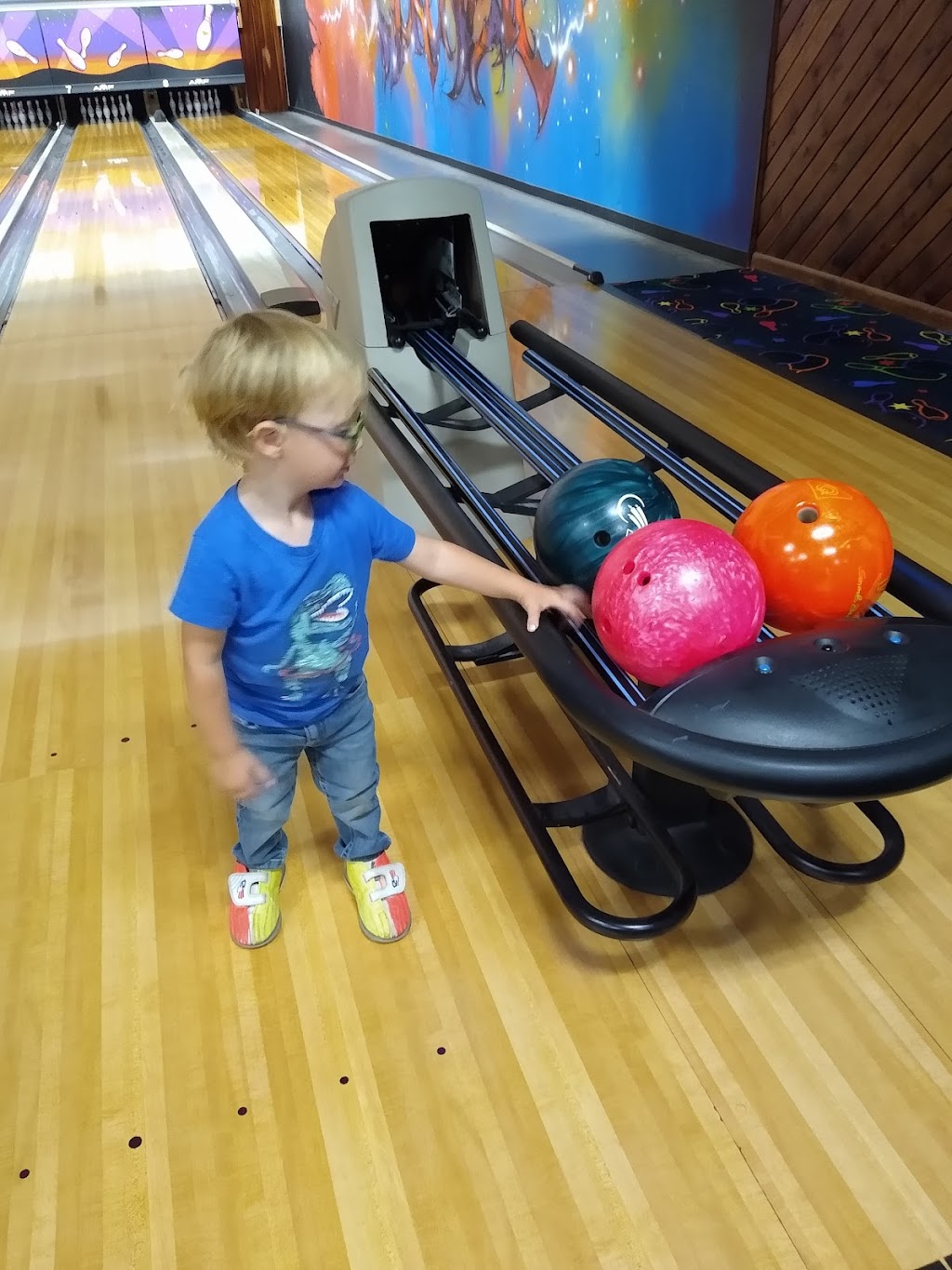 Mc Kenzie Lanes | 75 WI-35, Centuria, WI 54824, USA | Phone: (715) 646-2228