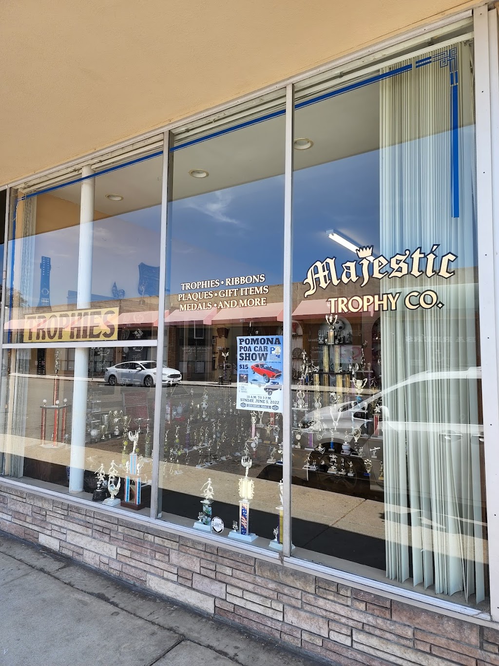 Majestic Trophy Co | 217 W B St, Ontario, CA 91762, USA | Phone: (909) 984-5110