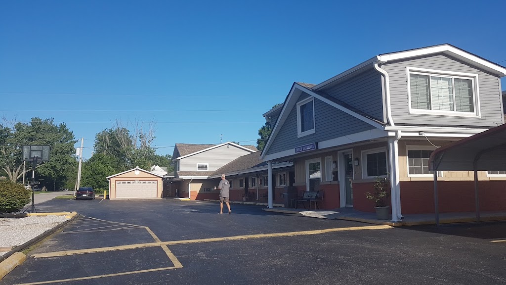 Campbells Motel Scottsburg | 300 N Gardner St, Scottsburg, IN 47170, USA | Phone: (812) 752-4401