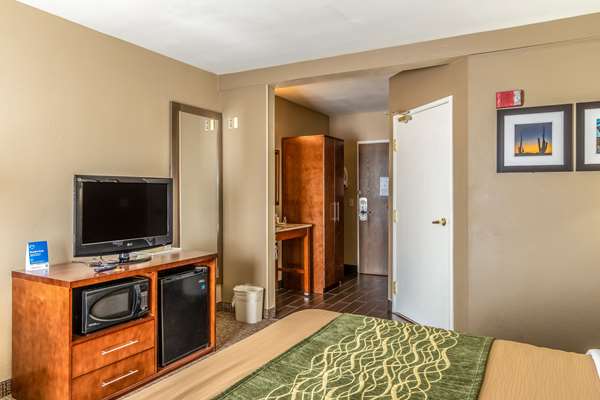 Comfort Inn | 1560 W Grant Rd, Tucson, AZ 85745, USA | Phone: (520) 613-2510