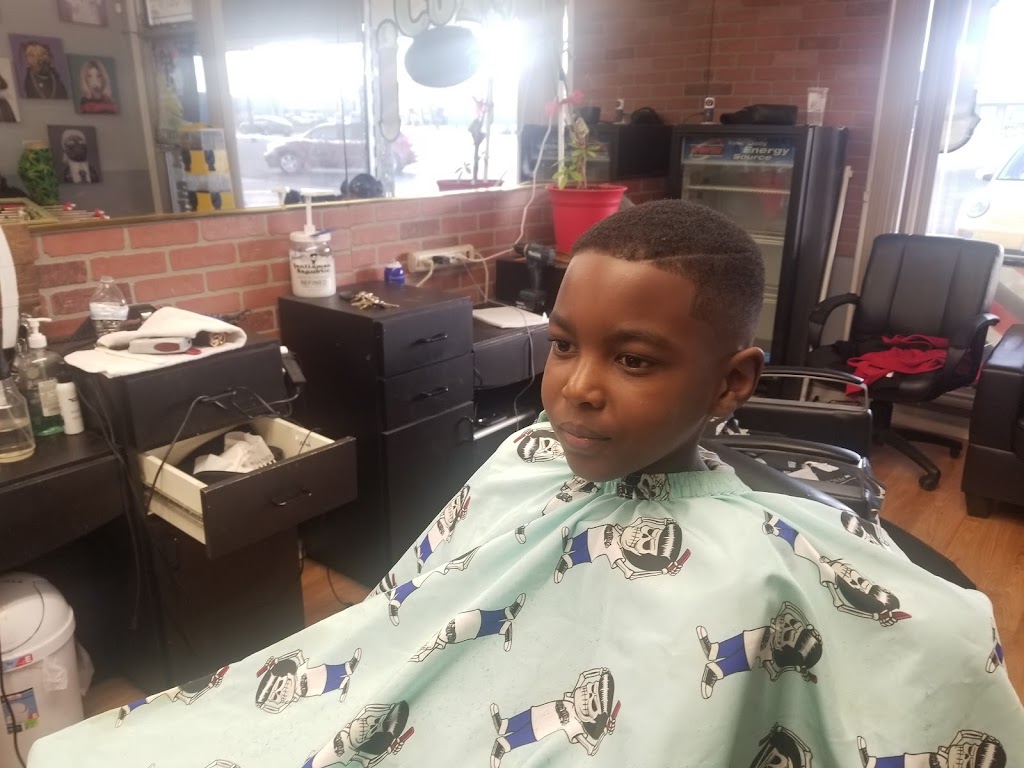 Chuckys barbershop | 17130 Main St, Hesperia, CA 92345, USA | Phone: (760) 995-3070