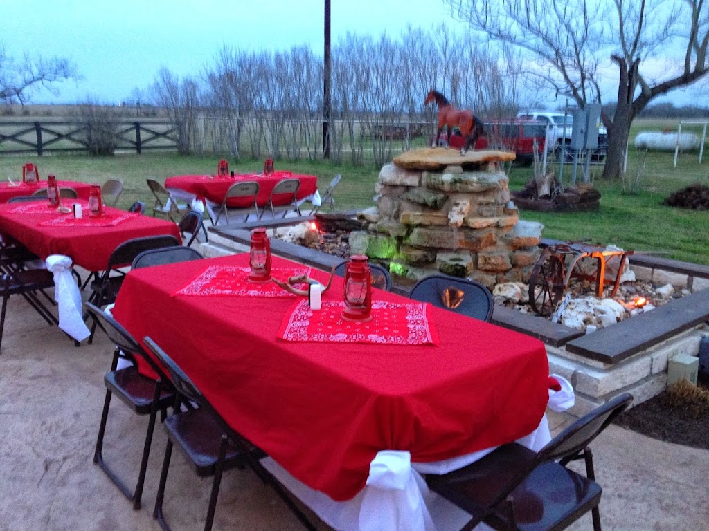 Horse Feathers Bed, Breakfast & Barn | 8019 TX-97, Pleasanton, TX 78064, USA | Phone: (210) 573-2130