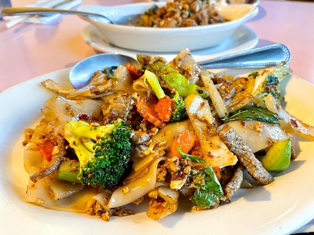 Js Noodles Star Thai | 945 S Federal Blvd E, Denver, CO 80219, USA | Phone: (303) 922-5495