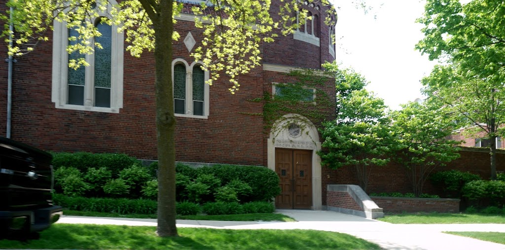 Saint Roberts Roman Catholic Church | 4019 N Farwell Ave, Shorewood, WI 53211, USA | Phone: (414) 332-1164