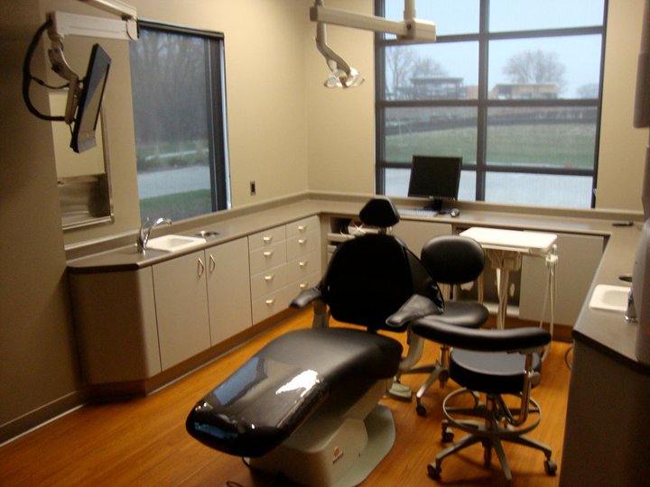 FLOSS Family Dental and Surgical Center | 5760 S 86th St #2, Lincoln, NE 68526, USA | Phone: (402) 484-5760