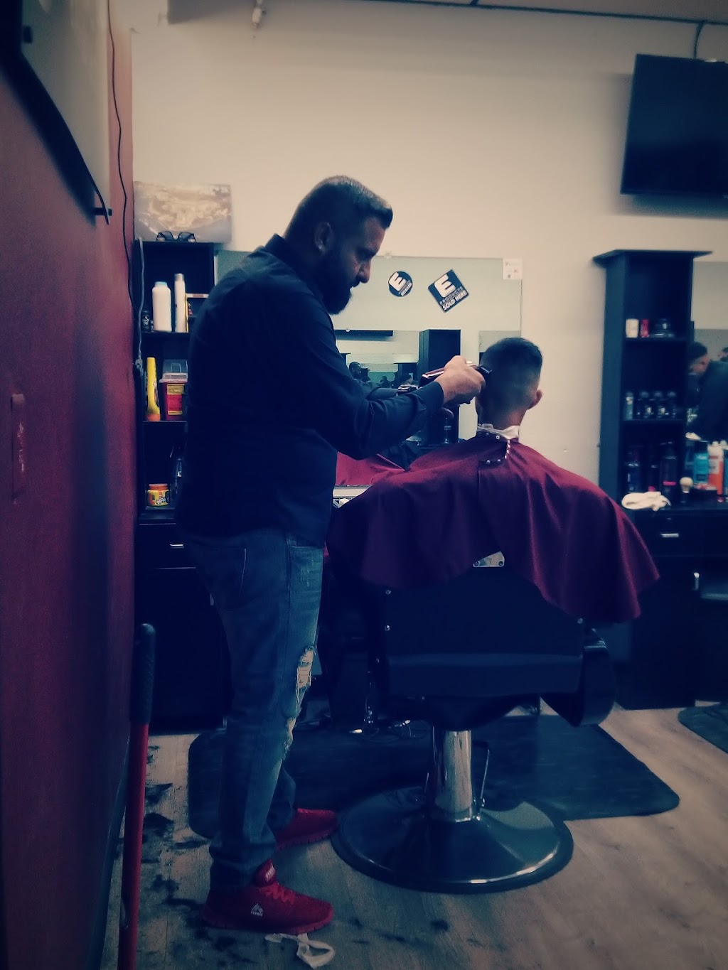 Luis Josuel Barber Studio | 925 S Orange Blossom Trail, Apopka, FL 32703, USA | Phone: (407) 703-8441