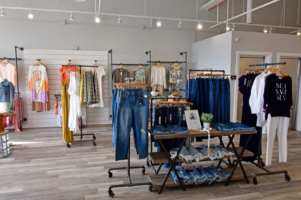 Mainstream Boutique | 2340 E Lincoln Hwy, New Lenox, IL 60451, USA | Phone: (815) 320-9866 Mainstream Boutique | 2340 E Lincoln Hwy, New Lenox, IL 60451, USA | Phone: (815) 320-9866