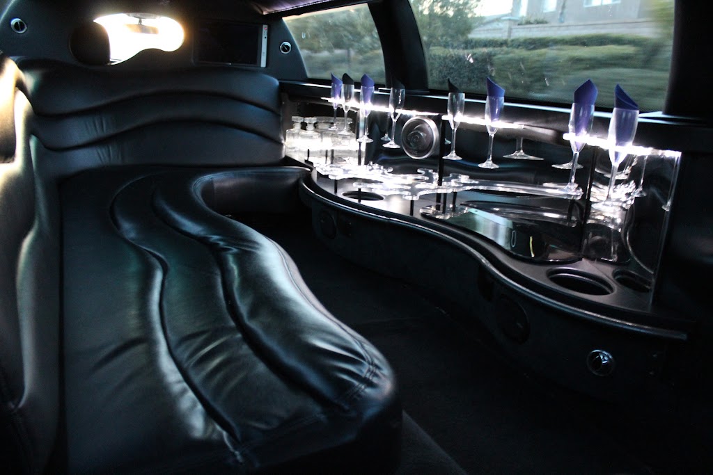 Vineyard Limousine and Temecula Party Bus | 33175 Linda Rosea Rd, Temecula, CA 92592, USA | Phone: (760) 644-6515