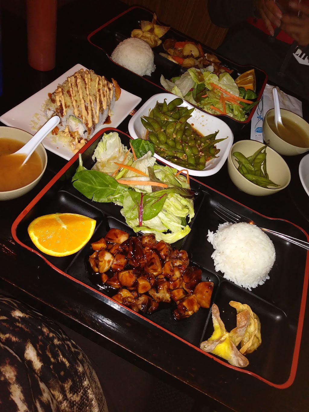 Ahi Sushi & Grill | 2872 Fletcher Pkwy, El Cajon, CA 92020 | Phone: (619) 337-1388