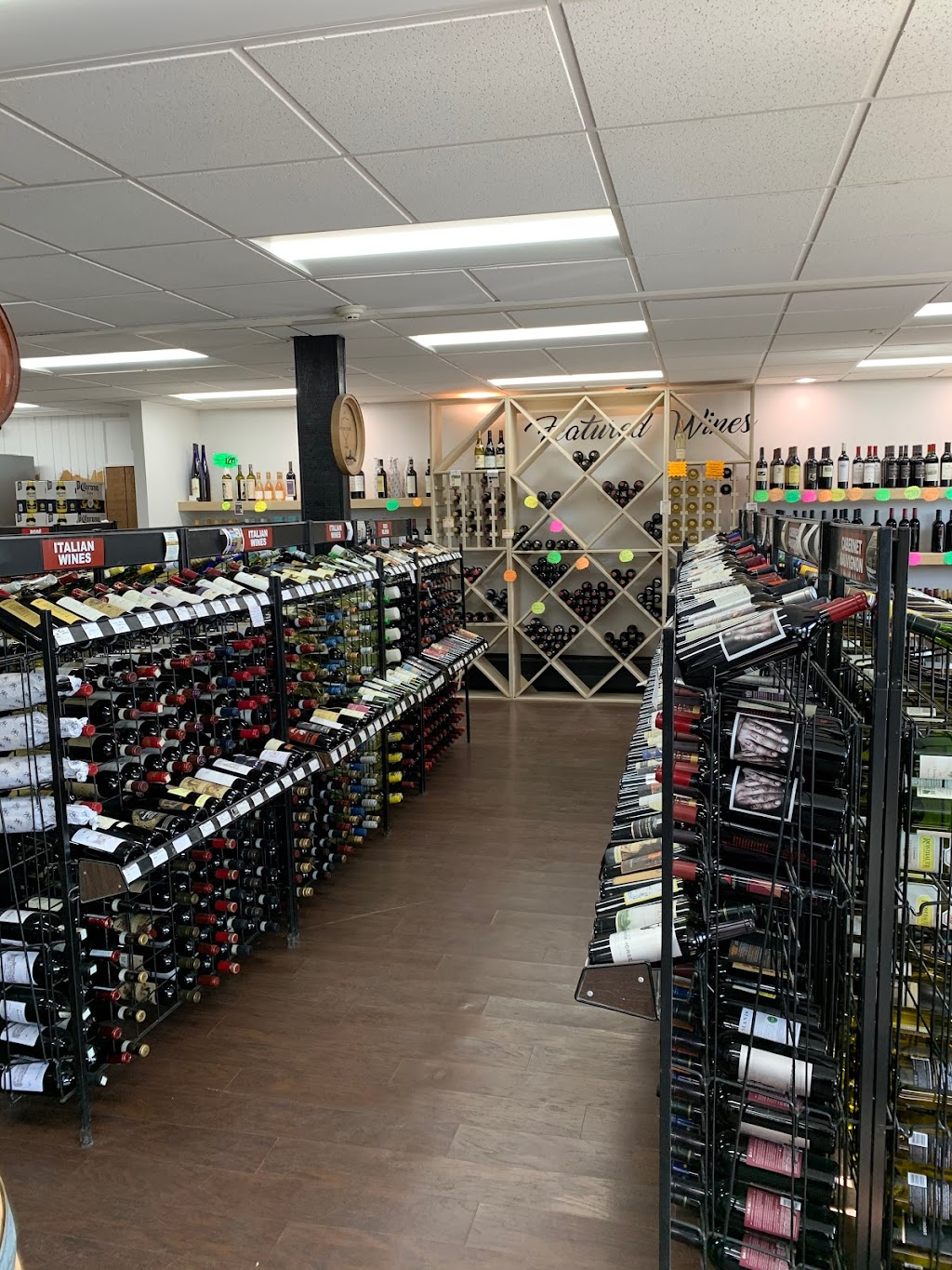 Mill Plain Package Store | 71 Mill Plain Rd, Danbury, CT 06811, USA | Phone: (203) 748-0776