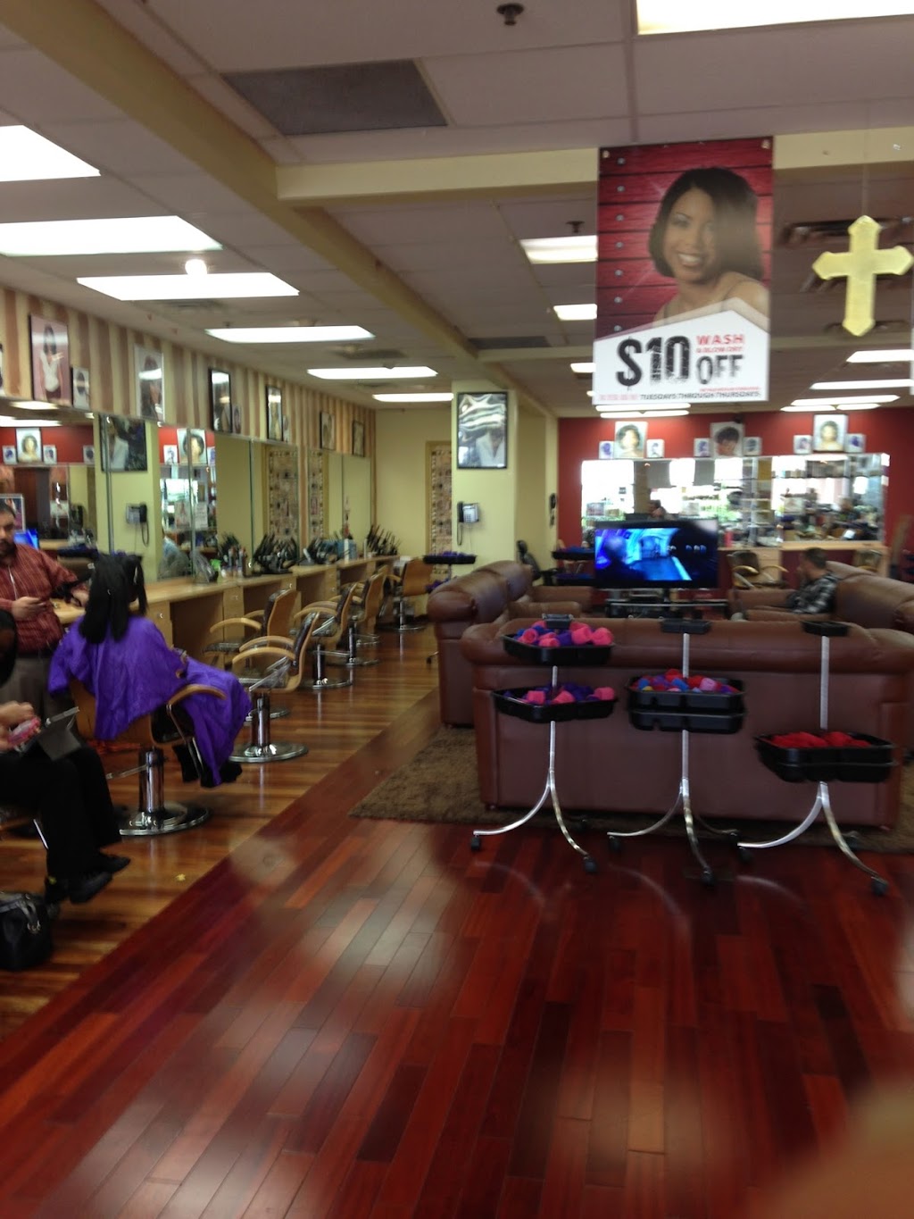 Menas Hair Design | 16925 Torrence Ave, Lansing, IL 60438, USA | Phone: (708) 474-4522