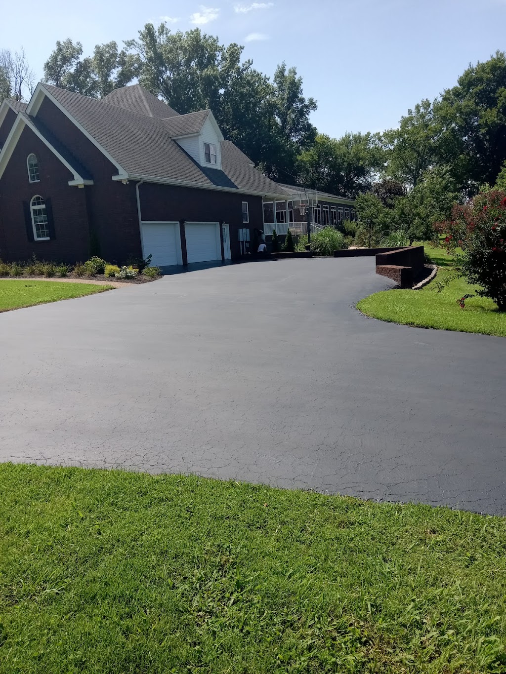 D&D Asphalt Sealing | 2821 Hunters Point Pike, Lebanon, TN 37087, USA | Phone: (615) 680-2274