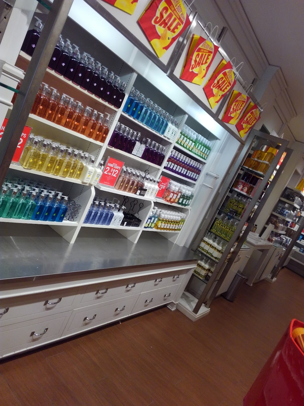 Bath & Body Works | 9911 Avon Lake Rd, Burbank, OH 44214, USA | Phone: (330) 948-9300