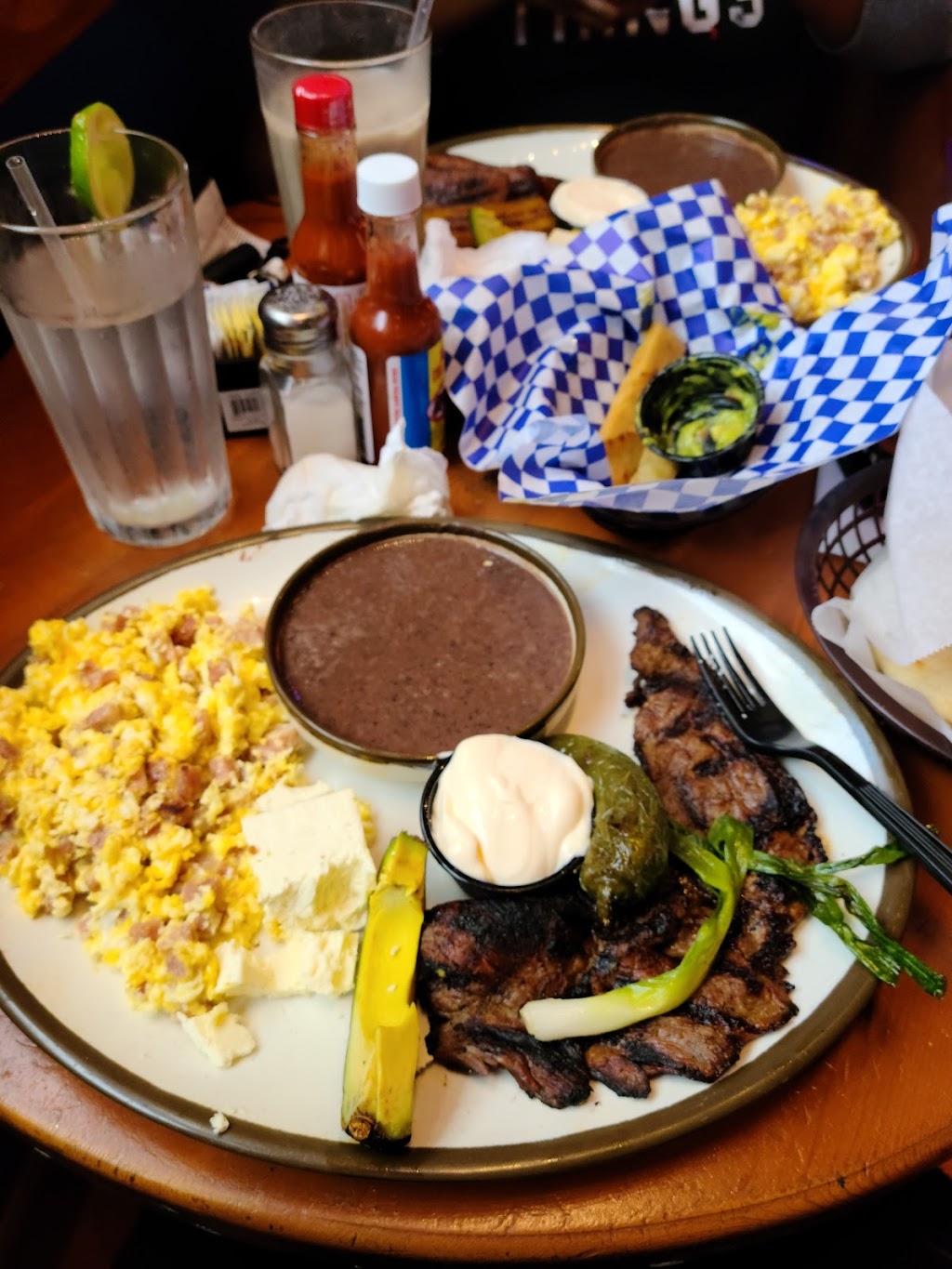 Sonsonate Grill | 4350 S Avalon Blvd, Los Angeles, CA 90011, USA | Phone: (323) 233-1333