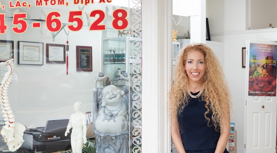 Dr. Lea Kelley, DC, LAc | 3215 Highland Ave, Manhattan Beach, CA 90266, USA | Phone: (310) 545-6528