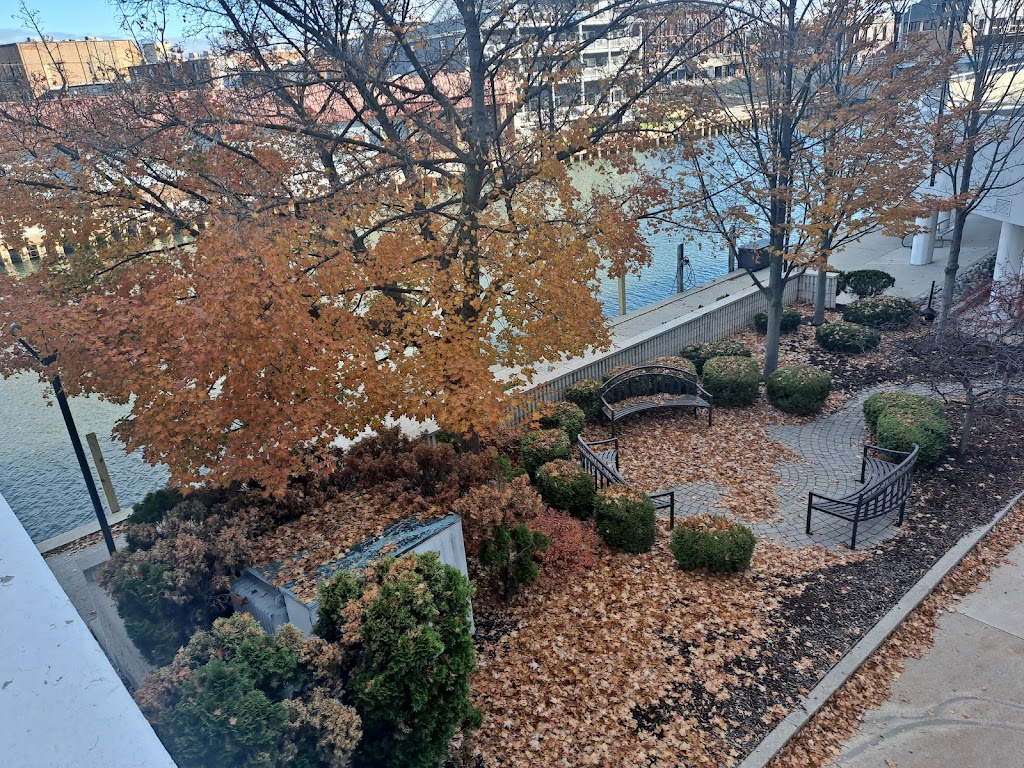 Ravinia Anchor Bay | 5407 Aloha Ln, Casco, MI 48064, USA | Phone: (586) 749-5169