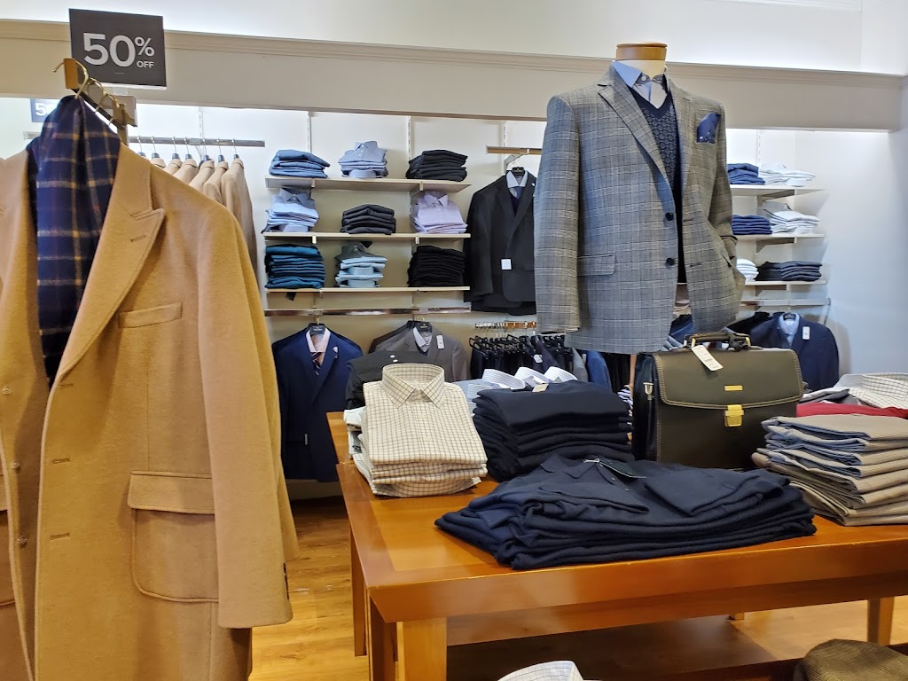 Brooks Brothers | 549 S Chillicothe Rd Space 380, Aurora, OH 44202, USA | Phone: (330) 562-1122