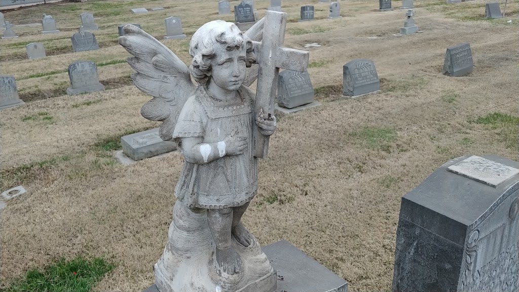 Holy Cross Catholic Cemetery | 2105 W Belmont Ave, Fresno, CA 93728, USA | Phone: (559) 488-7449