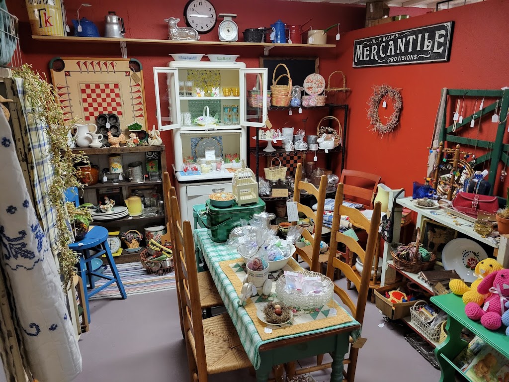 Pardeeville Antique Mall | 103 Industrial Dr, Pardeeville, WI 53954, USA | Phone: (608) 429-9393