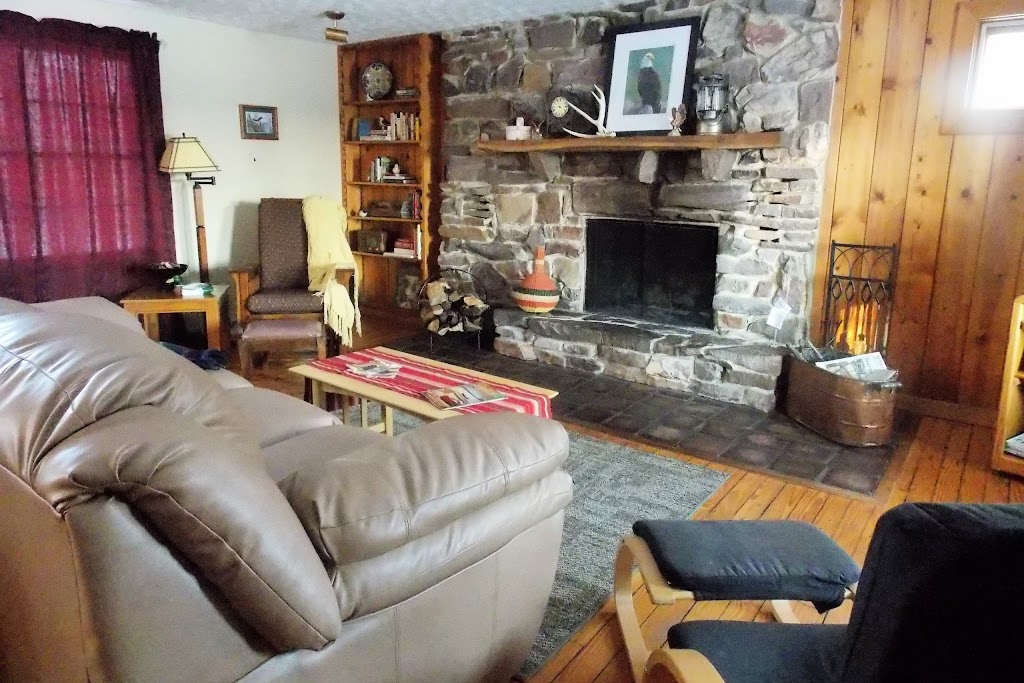 Wisconsin River Retreat | 10216 County Hwy Y, Mazomanie, WI 53560, USA | Phone: (608) 285-2207