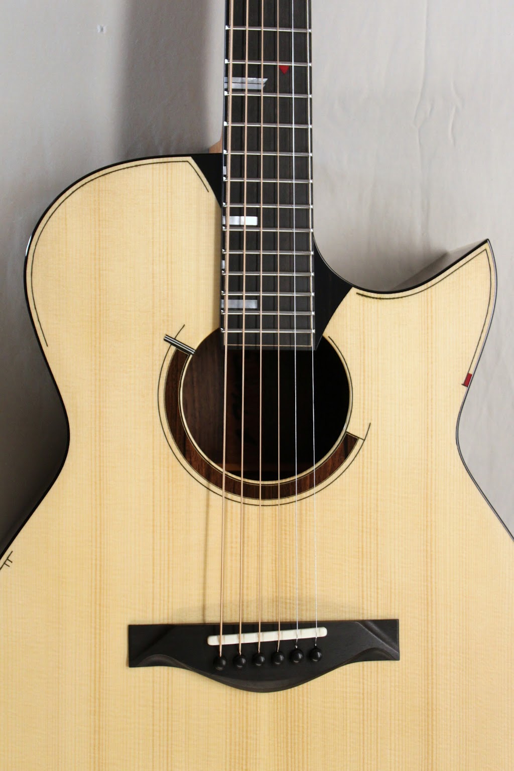 J. Thayer Guitars | 2207 E 11th St, Bremerton, WA 98310, USA | Phone: (360) 440-1623