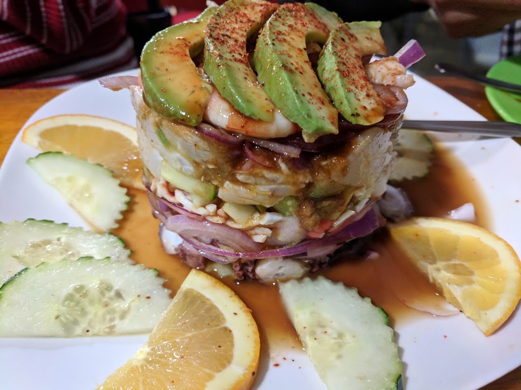 Tacos Y Mariscos El Tapatio | 712 L St, Sanger, CA 93657, USA | Phone: (559) 875-9100