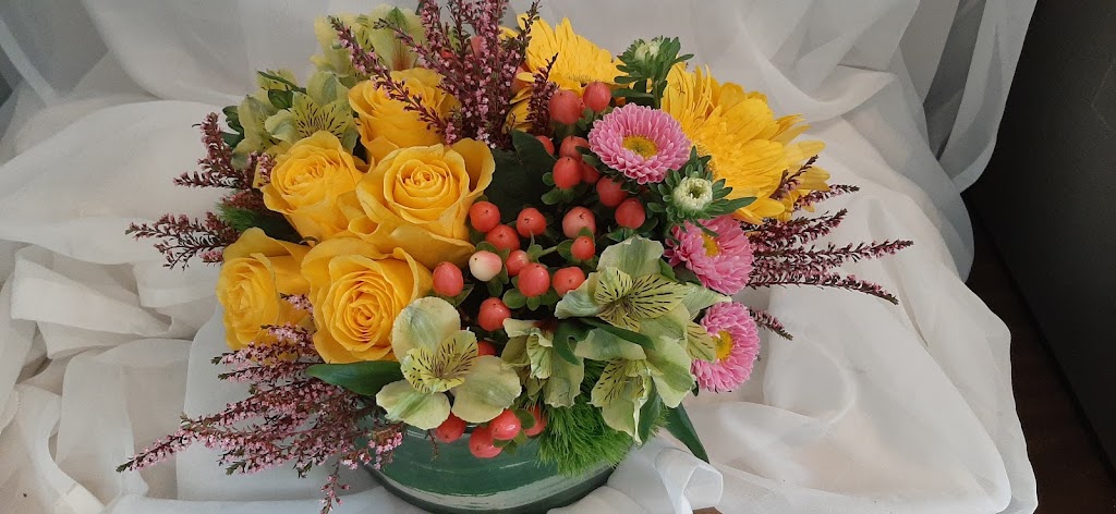 Urban Florist | 5310 W 8th St, Los Angeles, CA 90036, USA | Phone: (323) 937-7100