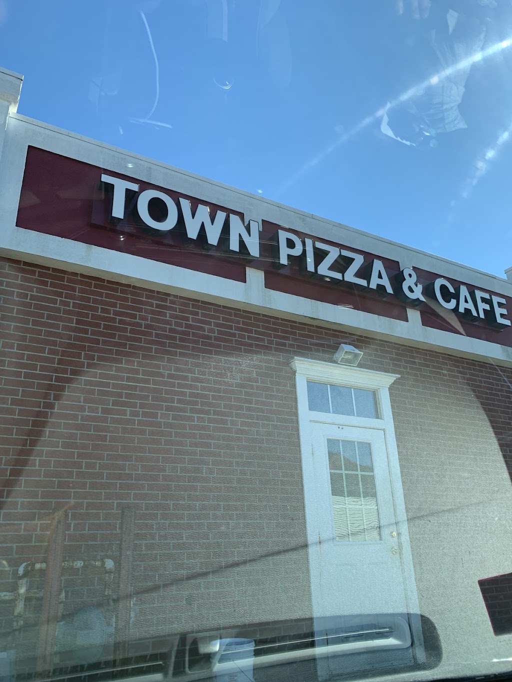 Town Pizza And Café | 15 Mechanic St, Bellingham, MA 02019, USA | Phone: (508) 966-2222